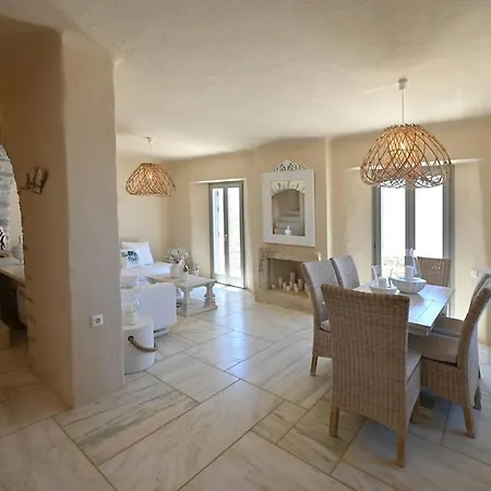 Dioni Tinos, Sea View Elegant Villa Kardhianí