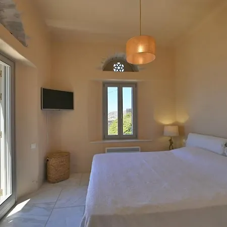 Dioni Tinos, Sea View Elegant Villa Kardhianí